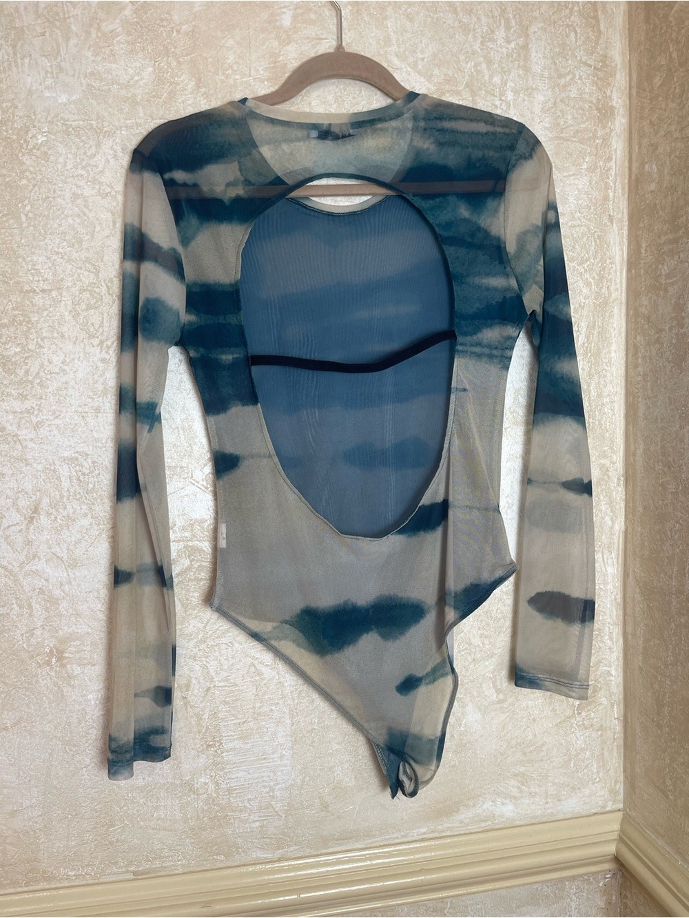 Zara Sheer Mesh Open Back Bodysuit Sz L Watercolor Abstract Tie Dye Long Sleeve - Picture 4 of 8